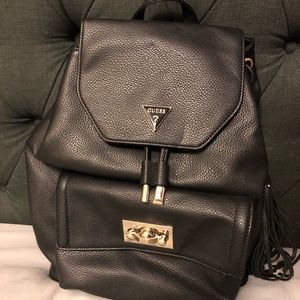 ⭐️Guess Medium Backpack